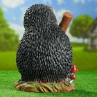 Садовая фигура "Ёжик с вилами" 30см - Фото 3