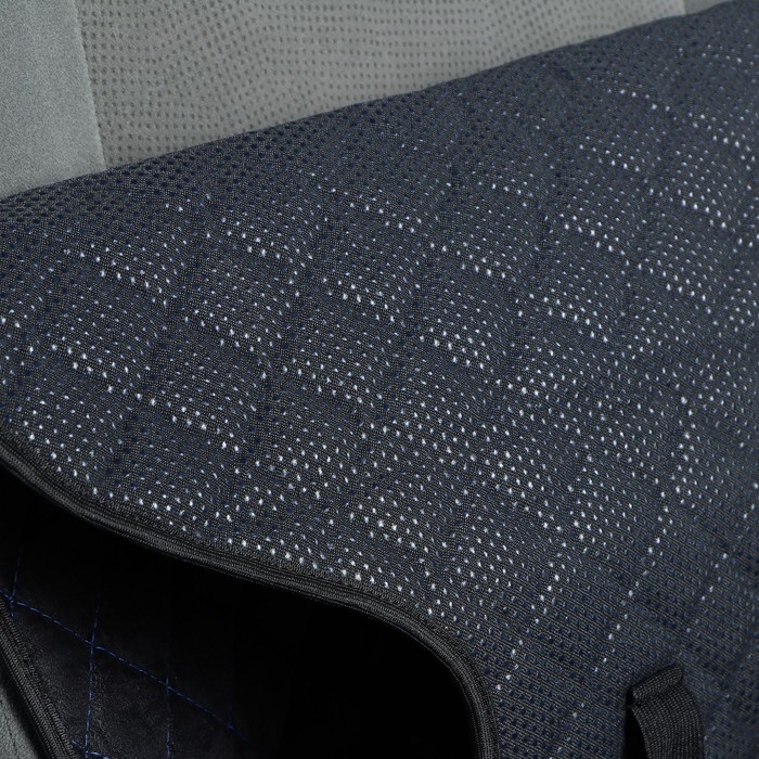 Накидка на сиденье "Алькантара" 140 х 52 см, черная с синей строчкой