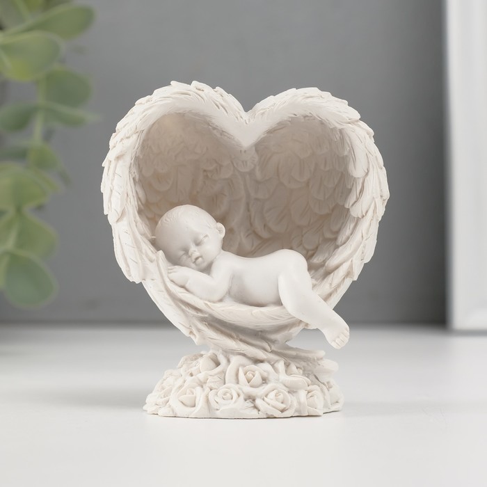 Фигурка полистоун «Малыш спящий в сердце из крыльев», белый, 7.8×6.8×4 см - Фото 1