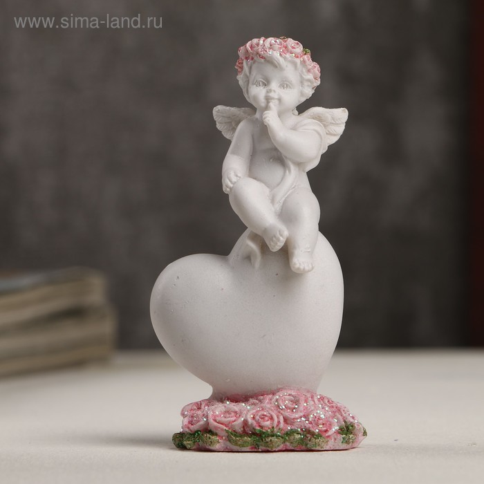 Фигурка полистоун «Белоснежный ангел в розовом веночке верхом на сердце», 8.5×4.3×2.2 см - Фото 1