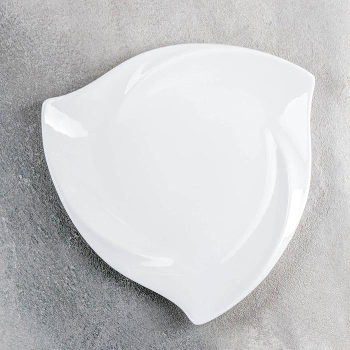 Тарелка фарфоровая треугольная Wilmax Ariela, d=20,5 см, цвет белый - фото 1908470368