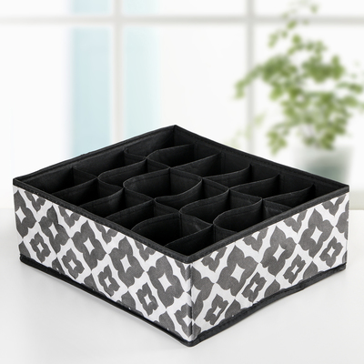 Органайзер для хранения белья Доляна «Вензель»,18 отделений, 35×30×12 см, цвет чёрно-белый