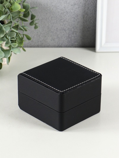 Шкатулка для часов 1 отделение «Чёрная с белой строчкой», матовая, 7.5×11×10.3 см