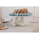 Подставка керамическая для торта Доляна «Кролл», 25×10 см, цвет белый - фото 8474297