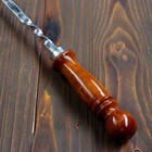 Шампур с деревянной ручкой, рабочая длина - 60 см, ширина - 10 мм, толщина - 3 мм с узором - фото 9317373