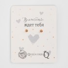 Серьги висячие со стразами «Сердце» с жемчужинами, цветные в золоте - Фото 5