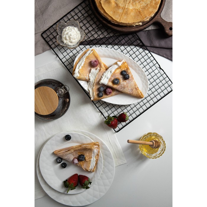Тарелка фарфоровая десертная Magistro «Блик», d=21 см, цвет белый - фото 1890846629