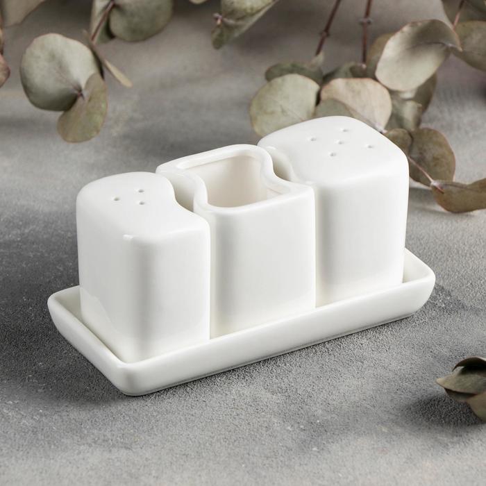 Набор для специй Magistro «Бланш», солонка 65 мл, перечница 60 мл, ёмкость для зубочисток, на подставке, фарфор, белый