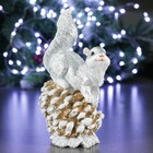 Фигурка полистоун «Белочка на шишке», серебро, 7×10×18 см - Фото 1