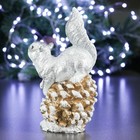 Фигурка полистоун «Белочка на шишке», серебро, 7×10×18 см - Фото 2