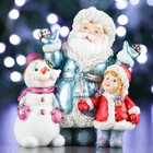 Фигура "Дед Мороз cнеговик и девочка" МИКС 10х6х11см - фото 320612221