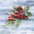 Декор "Зимние грезы" ветка листья ягоды шишка, 27 см - фото 3107560