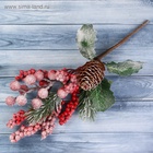 Еловая ветка декоративная «Зимнее волшебство. Грёзы», ягоды, шишка, иней, хвоя, 26 см - Фото 3