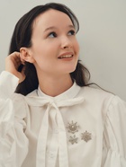 Брошь новогодняя «Снежинка узорчатая», белая в серебре - Фото 2