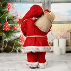 Дед Мороз "В красной шубке, приветствующий" 45 см - фото 3838261