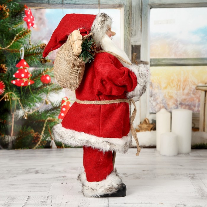Дед Мороз "В красной шубке, приветствующий" 45 см - фото 1908479184
