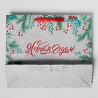 Пакет подарочный новогодний крафтовый горизонтальный «Счастья в Новом году!», ML 27 х 23 х 8 см - Фото 4
