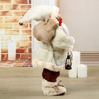Дед Мороз "В шубке, с фонариком и гостинцами" 46 см - фото 3838393