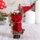 Дед Мороз "В красной шубке, с хворостом" 16 см - фото 3838683