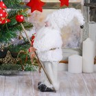 Дед Мороз "В белой шубке, с посохом" 28 см - фото 3838687