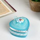 Шкатулка пластик "Цветочек с бабочкой" МИКС 5,5х8,5х7,5 см - Фото 1