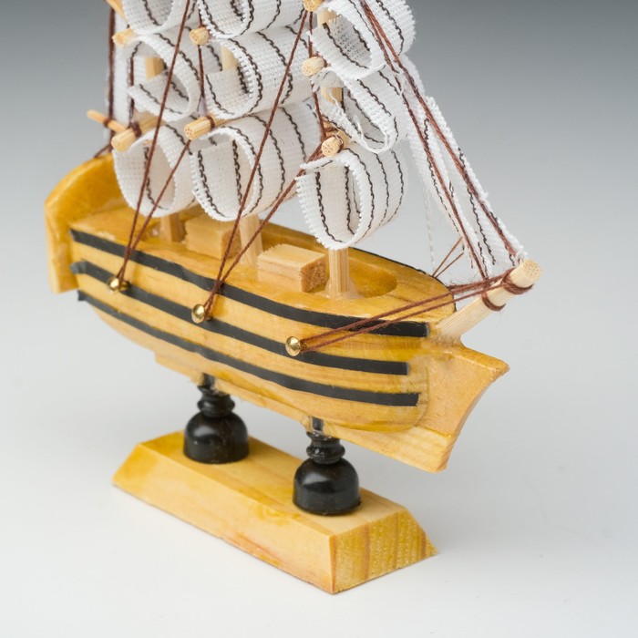Корабль сувенирный малый «Ла Фудр», 3×10×10 см - фото 1897969329