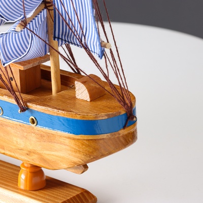 Корабль сувенирный средний «Эрна», 40х7,5х38