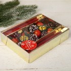 Свеча новогодняя с подсвечником «Красные шары и шишки», набор 4 шт., 4×13.5×17 см, красная - Фото 2