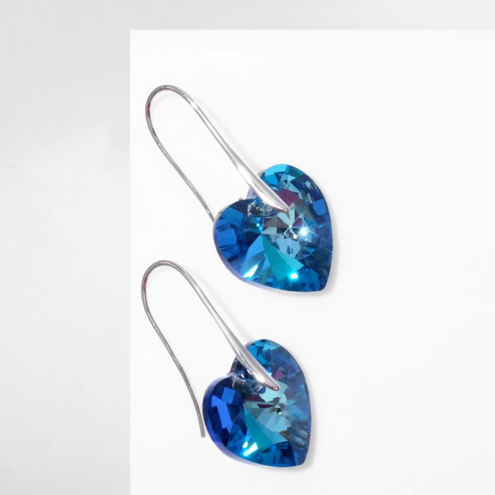 Серьги с кристаллами «Сияние сердца», синие в серебре - Фото 1