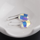 Серьги со стразами «Сияние камня» радужные в серебре - Фото 2