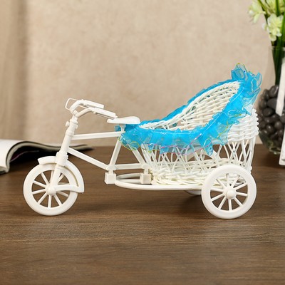 Корзина декоративная "Велосипед с коляской" голубые рюши 14х24х14 см