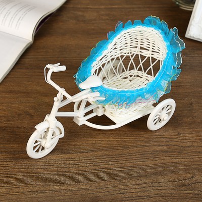 Корзина декоративная "Велосипед с коляской" голубые рюши 14х24х14 см