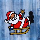 Наклейка на стекло "Дед Мороз на санках" 15х12,5 см - фото 298221090