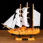 Корабль сувенирный малый «Аляска», борта светлое дерево, паруса белые пиратские, 4,5×23×24 см - фото 8861067
