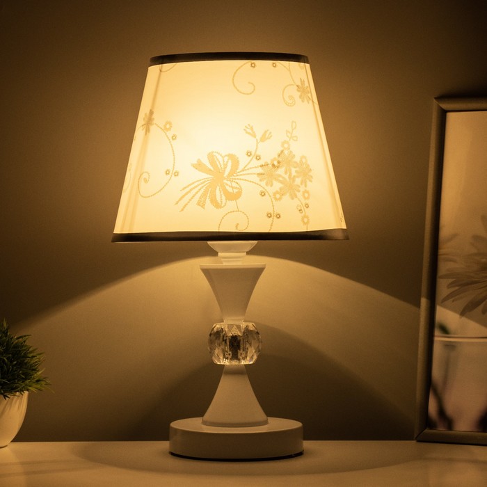 Лампа настольная с подсветкой "Пион" 1х40Вт Е27 220В белый 21х21х35 см RISALUX - фото 1907028718