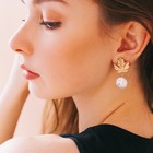 Серьги с жемчугом «Листопад», цвет белый в матовом золоте - Фото 6