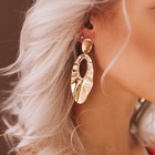 Серьги висячие со стразами «Глянец» капля, цвет белый в золоте - Фото 4