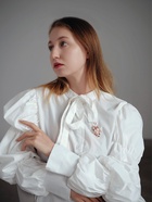 Брошь «Жемчужная ветвь», с росой, бело-фиолетовая в розовом золоте - Фото 2