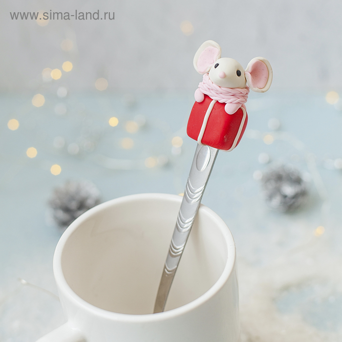 Ложка для декора полимерной глиной "Мышка с подарком" - Фото 1