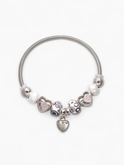 Браслет с шармами «Марджери» сердце, жемчуг, чёрно-белый в серебре, d=6.5 см