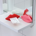 Набор выдавливателей для зубной пасты «Губы», 2 шт, 9,3×4.2 см, цвет красный - Фото 3
