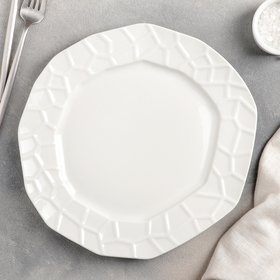 Тарелка фарфоровая обеденная Доляна «Пиаф», d=27,5 см, цвет белый