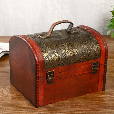 Шкатулка для украшений «Сундучок. Золотые цветы на чёрном», дерево, состаренная, 17×22.5×18 см