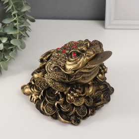 Нэцкэ фигурка «Денежная жаба с монетой на горе монет», полистоун, под бронзу, 16.2×19×16.5 см  (артикул 4432832)  большой выбор товаров оптом и в розницу по низким ценам с доставкой