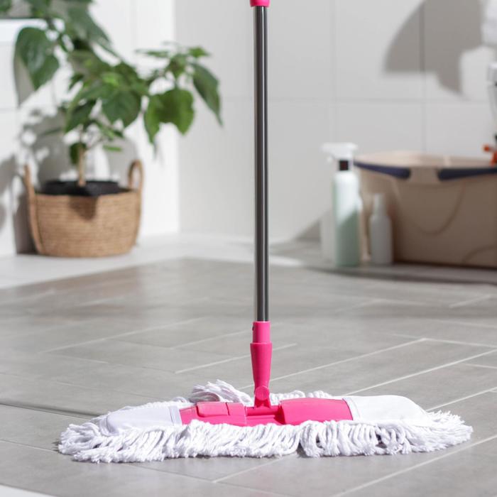 Швабра для мытья пола плоская Доляна, насадка х/б 43×12 см, телескопическая стальная ручка 87-120 см, цвет МИКС - Фото 1