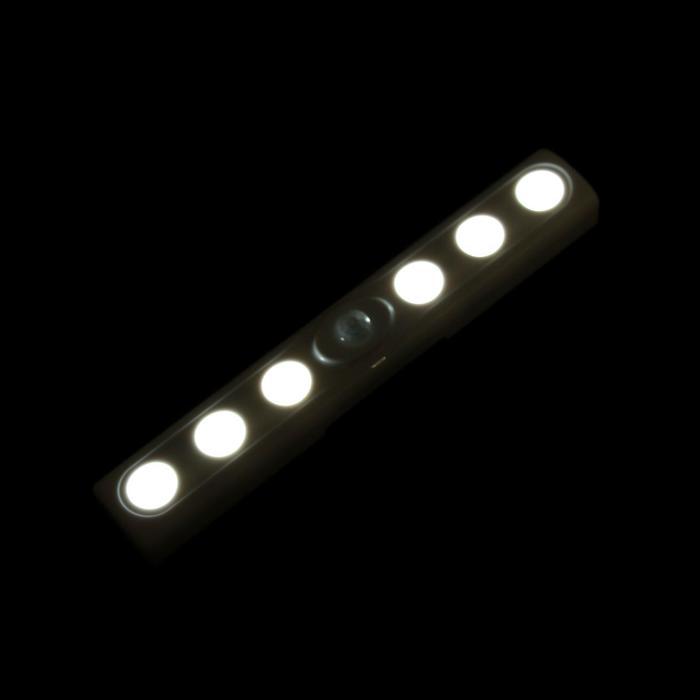Светильник светодиодный с датчиком движ., 6 LED, 50 Лм, 3,5 Вт, от бат. 3*AAA, 6500К, белый - фото 1887906880
