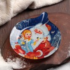 Блюдо стеклянное сервировочное Доляна «Ёлочная игрушка. Дедушка Мороз», 18×15,2 см - Фото 1
