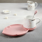 Чайная пара керамическая «Листочек», 3 предмета: чашка 320 мл, блюдце 25,5×16 см, ложка, цвет розовый - фото 320300348