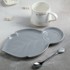 Чайная пара «Листочек», 3 предмета: чашка 320 мл, блюдце 25.5×16 см, ложка, керамика, серая - Фото 2