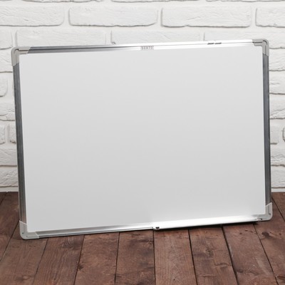 Доска магнитная 50×70 см, односторонняя, с полочкой под маркер, оборот гофрокартон, уценка